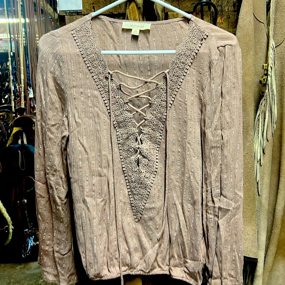 Onetheland Lace Front Top Medium